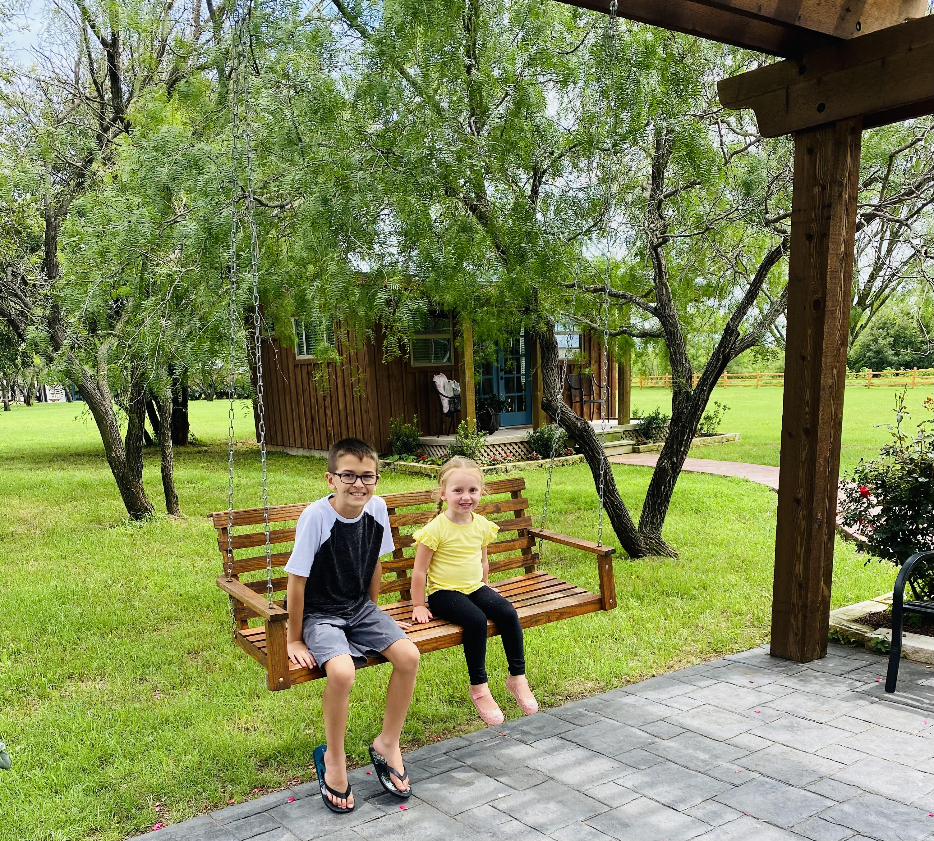 The courtyard in the tiny cabin cluster in Waco Texas