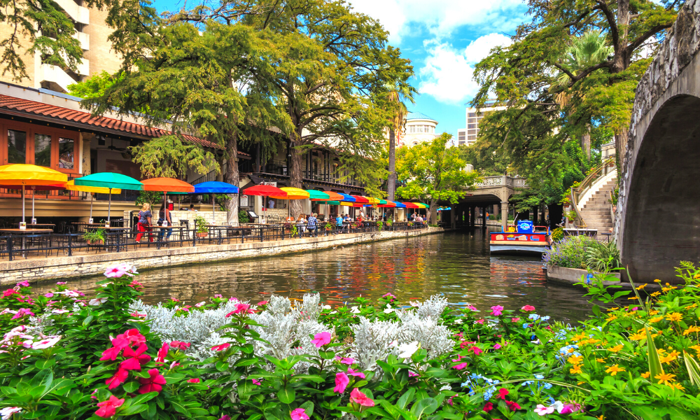 San Antonio Texas is one of the best romantic getaways in Texas. It is the perfect two or three day weekend to explore all parts of city. 