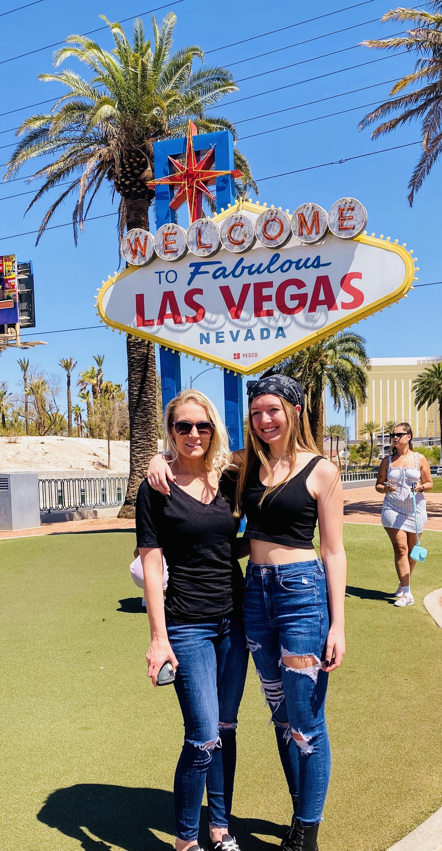 Of course, one of the best things to do in Las Vegas and where you should start your journey is the Las Vegas sign on Las Vegas BLVD