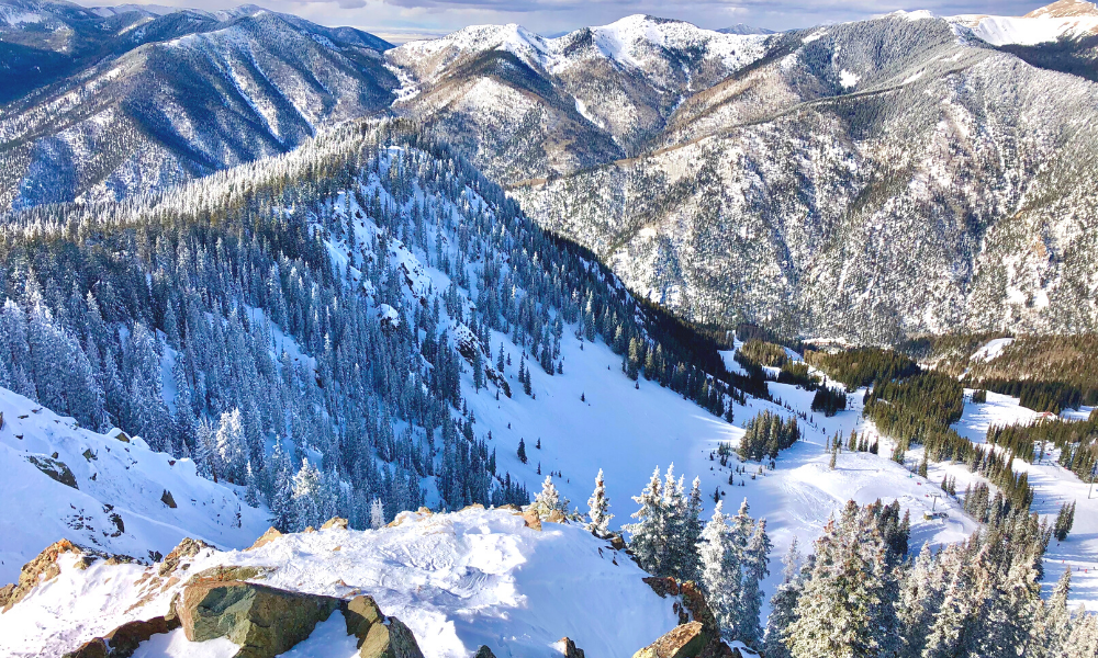If you are looking for a different winter vacation in the USA, you may not have thought of Taos New Mexico. 