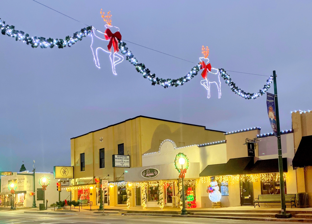 Photo @lifeonlavender. Historic Main Street Grapevine Texas Christmas