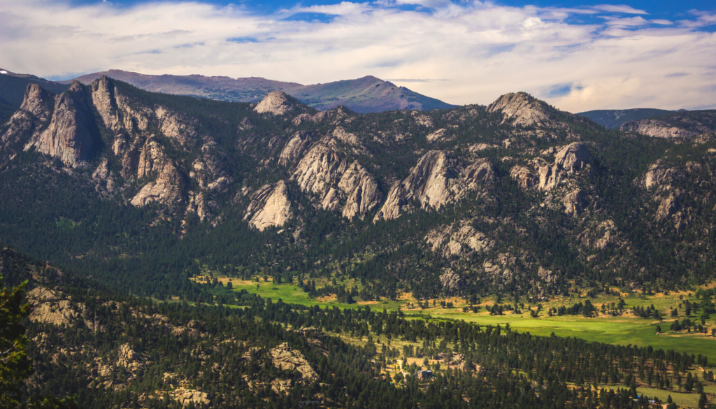 If you're looking for a great mountain town to escape to, Estes Park is perfect. It's close to Denver but feels worlds away. You'll love the small-town charm and natural beauty of this gem in the Rockies.